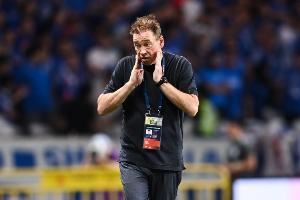 申花本场仅2次射正，是球队在斯卢茨基治下单场中超并列最少的