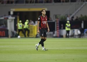 都体：魔笛和拉比奥特是米兰固定首发，里奇踢不上球进不了国家队