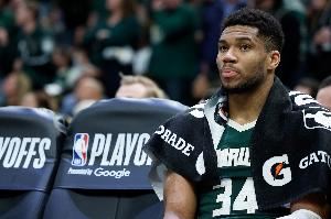 队记：明天客战猛龙 字母大概率出战 小凯文-波特左脚踝扭伤缺阵